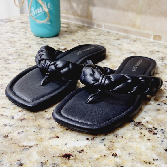 Steve Madden Madden Girl Black Braided Women's Sandals - Picture 2 of 4